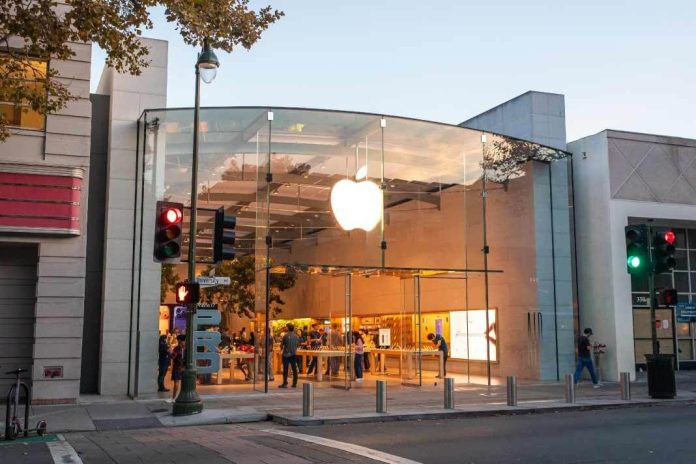 Apple Explores Intel, Samsung for US Chip Production: Report